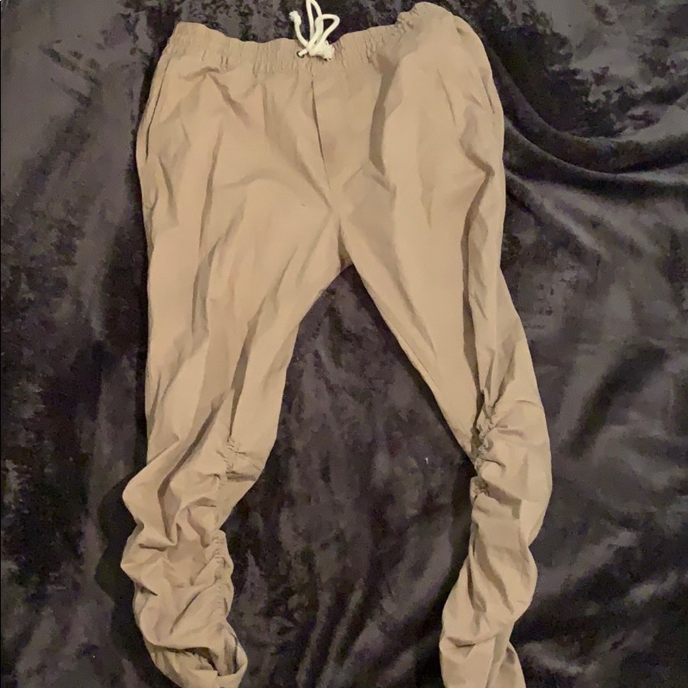 Men’s H&M Divided khaki joggers